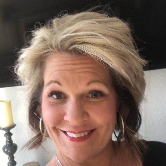 Meet your Posher, Paige - Picture 1 of 1